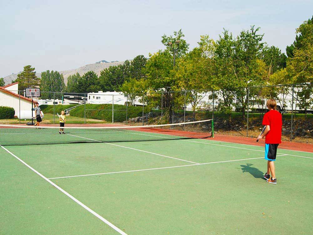 Tennis court at THOUSAND TRAILS CRESCENT BAR