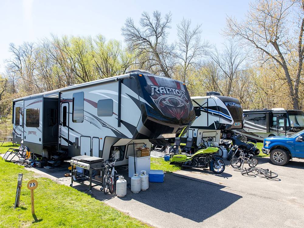 Big Rig friendly paved sites