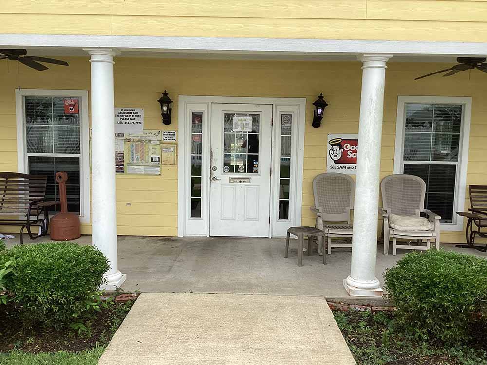 The front door to the registration building at SOUTHERN LIVING RV PARK