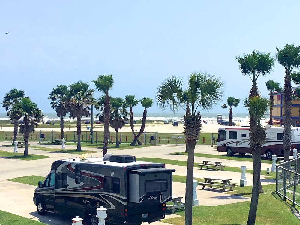 RV sites overlooking the Gulf of Mexico at SANDPIPER RV RESORT