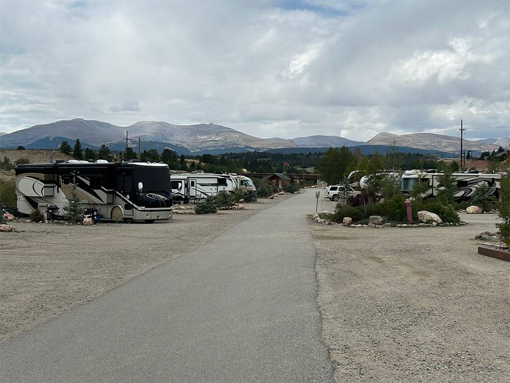 Paved road through park at Middlefork RV Resort