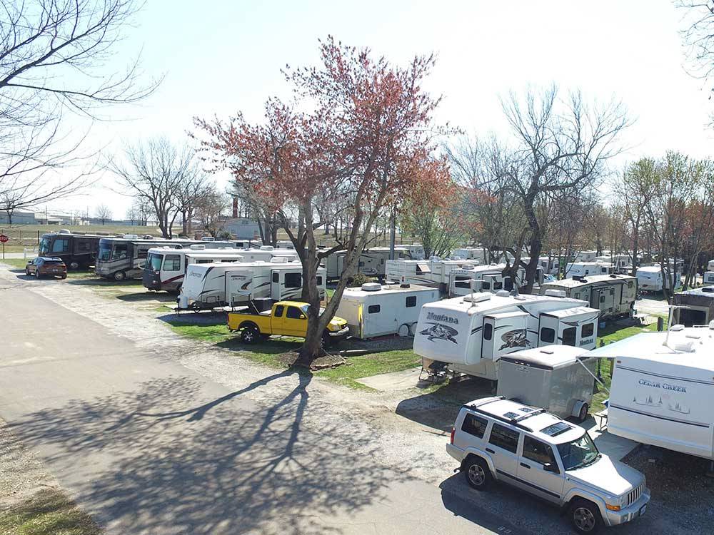 RVs and trailers at campground at SPRINGWOOD RV PARK