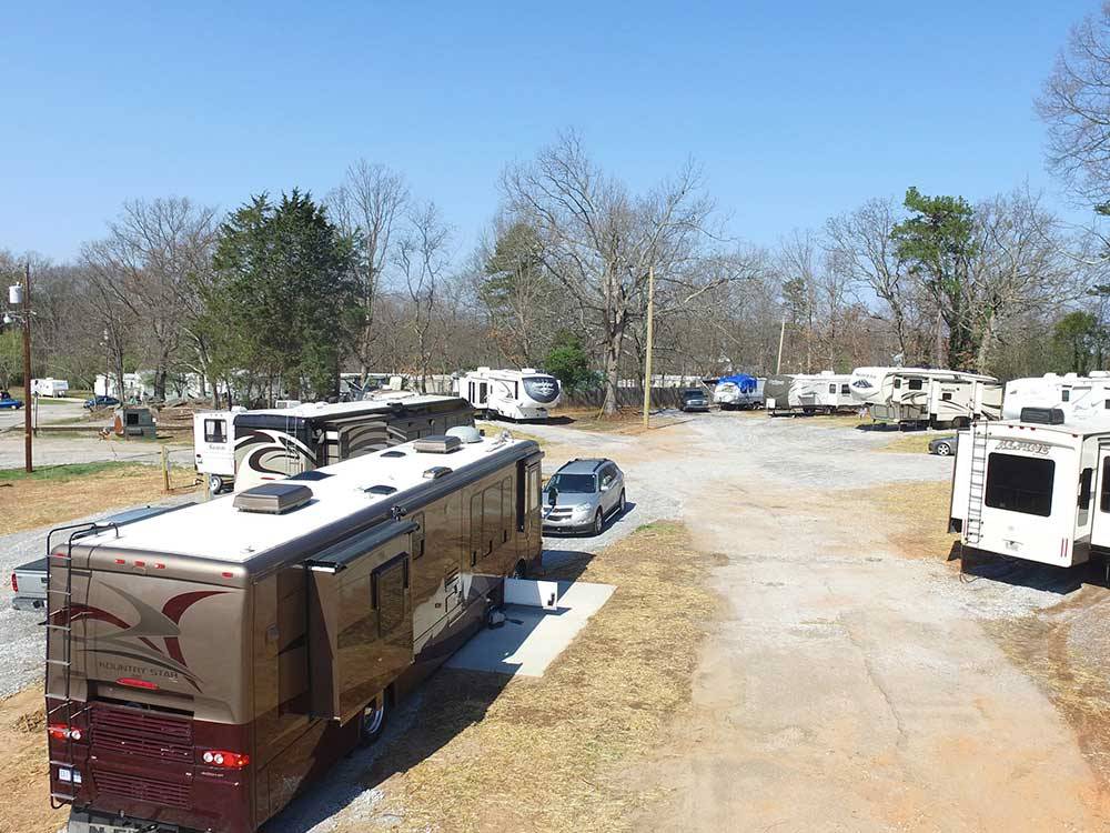 RVs with slide outs at SPRINGWOOD RV PARK