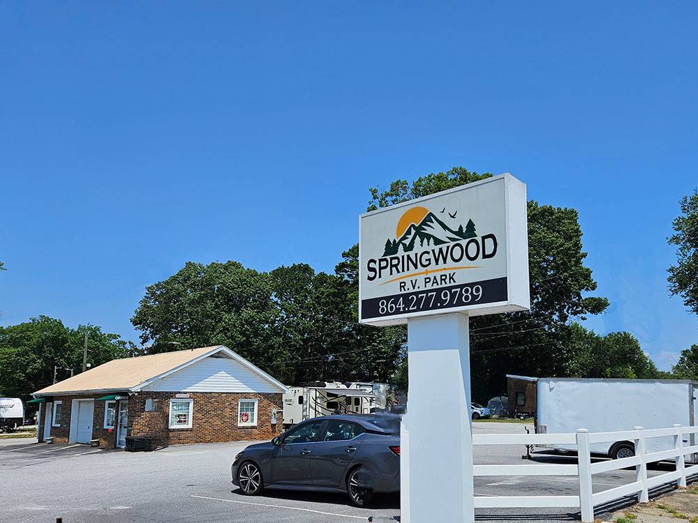 Entrance to the RV park at Springwood RV Park