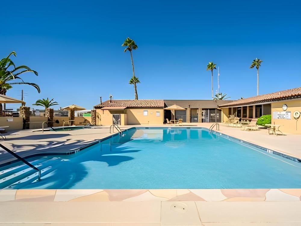 Pool at site Pacific Manor