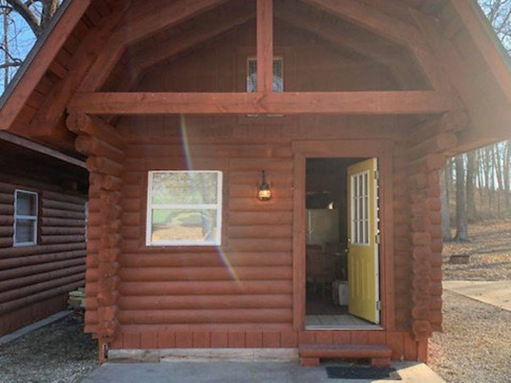 A cabin available at Heavenly Hills Resort