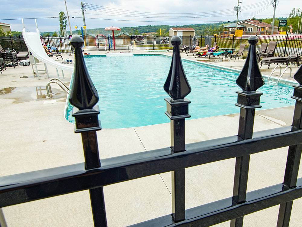 Fenced pool area at Bas-St-Laurent Campground