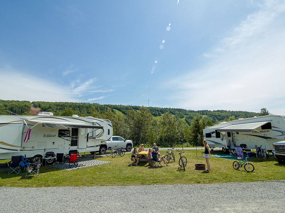 RV with bicycles at Bas-St-Laurent Campground