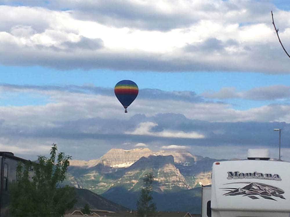 Mountain view with hot air balloon at MOUNTAIN VALLEY RV RESORT