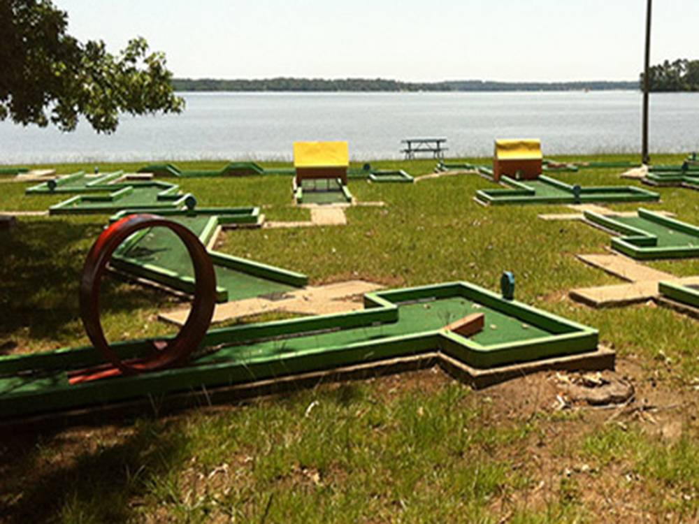 Miniature golf near the lake