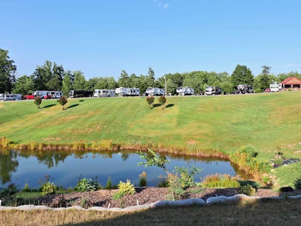 A line of RV sites overlooking the water at GREYSTONE RV PARK