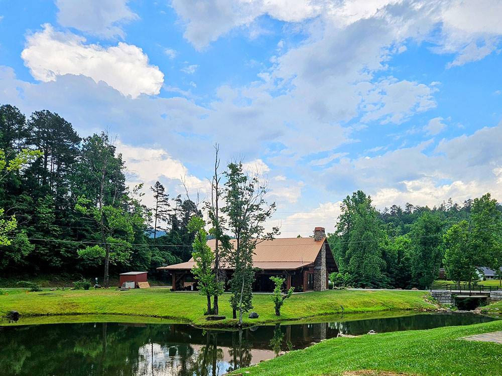 A pond next to the office at Valley River RV Resort