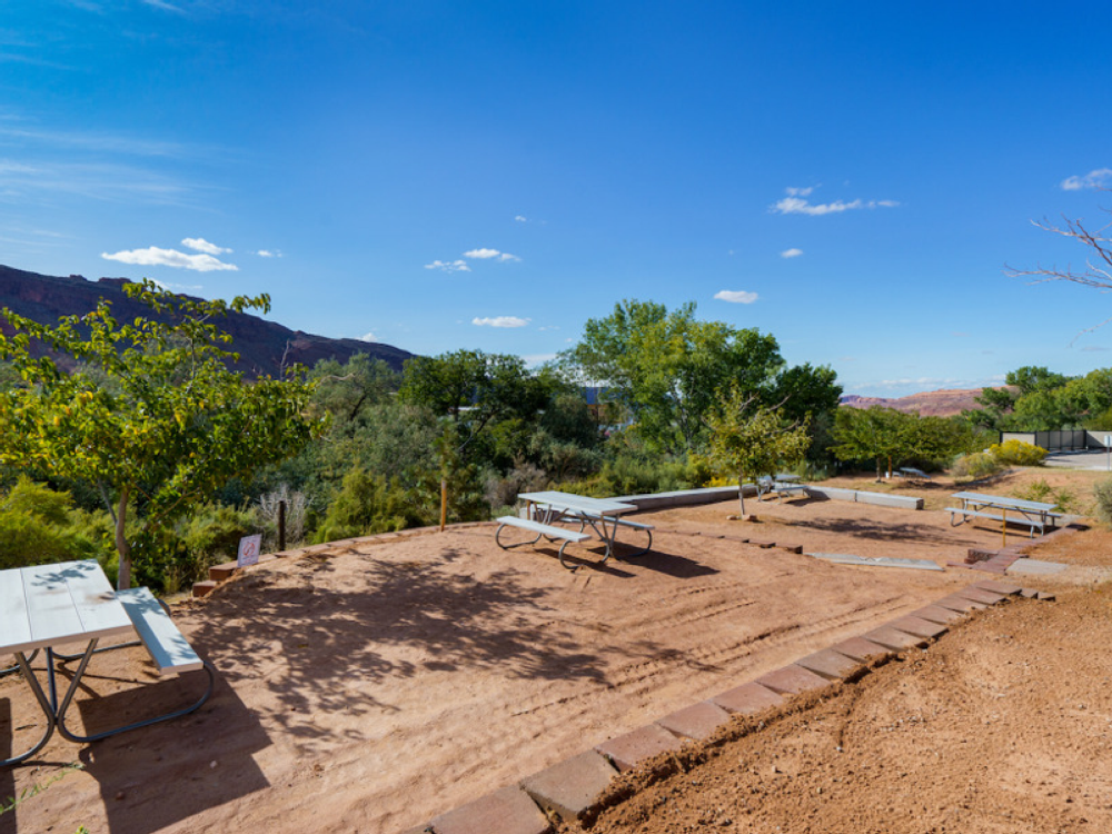 Dirt sites with tables at HTR Moab