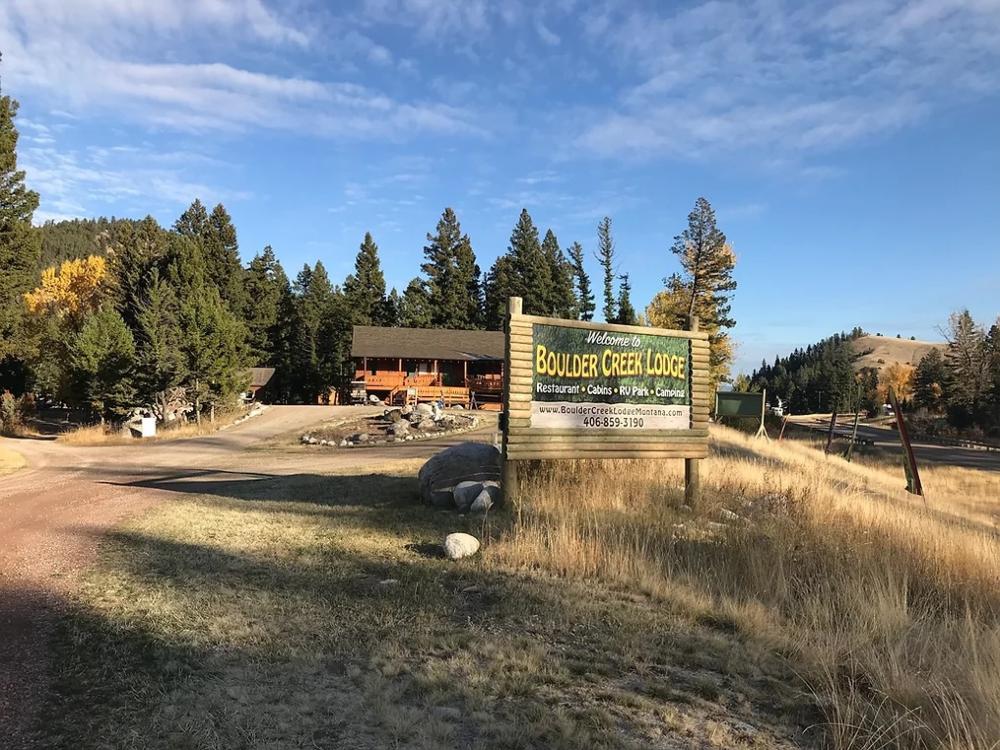 View of campground sign at Boulder Creek Lodge and RV Park