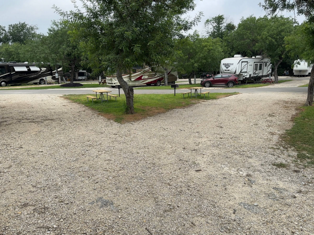 Gravel site at Tejas Valley RV Park
