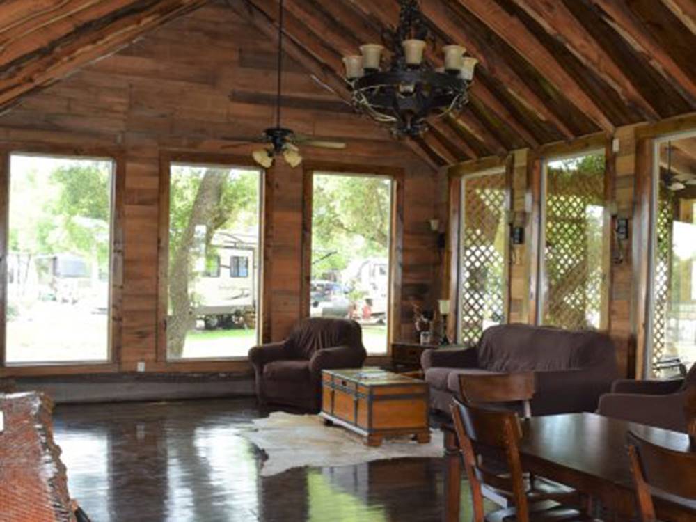 A common area with seating at Stonebridge RV Park & Resort