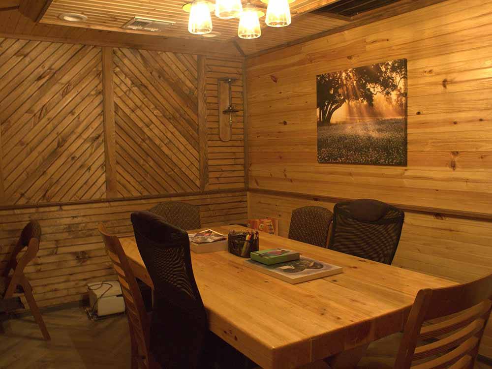 The woody dining area at WILDWOOD RV VILLAGE