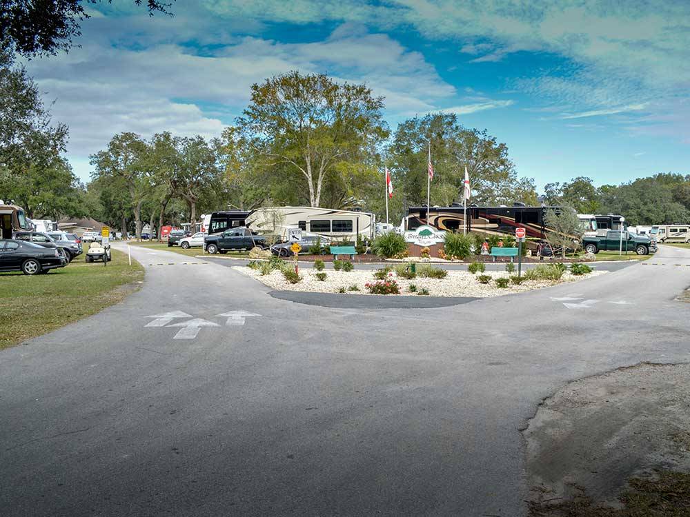 Road leading into campground at BREEZY OAKS RV PARK