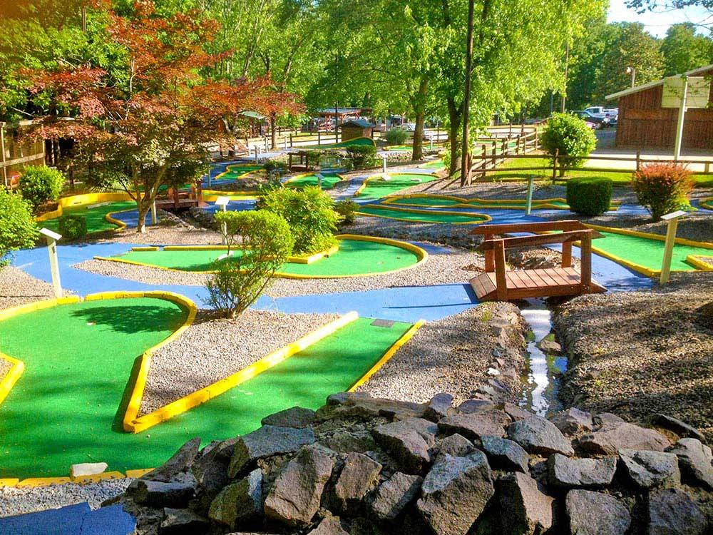 Miniature golf course at LAKE MYERS RV RESORT