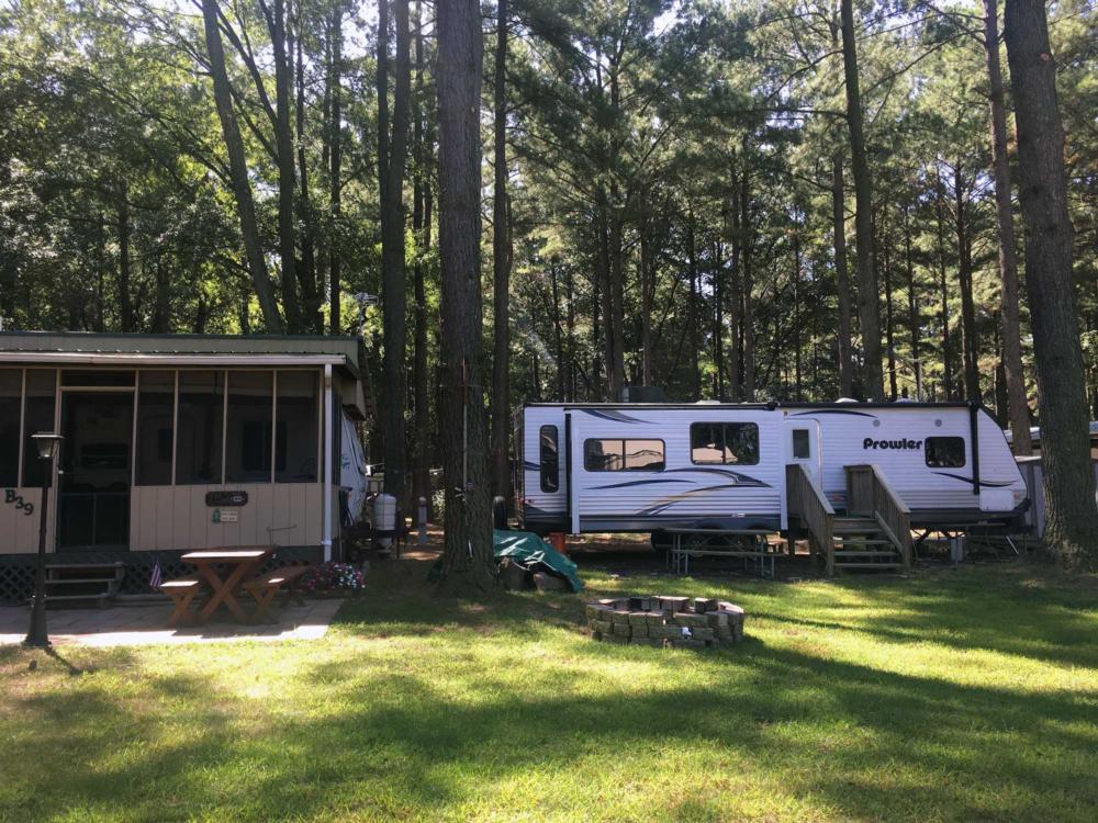 Parked RV at Duckneck Campground
