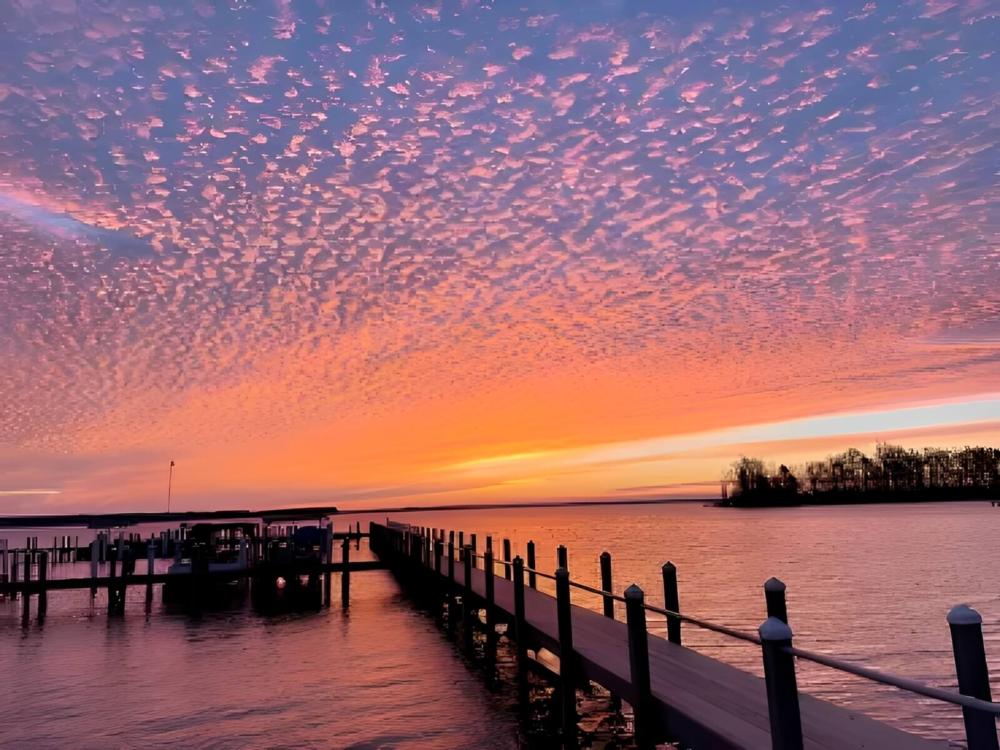 Sun set with lake view at site Angels Landing Family Campground