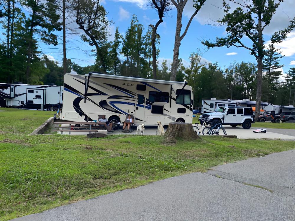 RV parked at site Spacious Skies Belle Ridge
