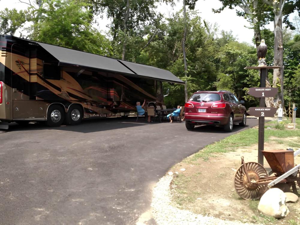 RV parked at Buddy Bear in the Smokies
