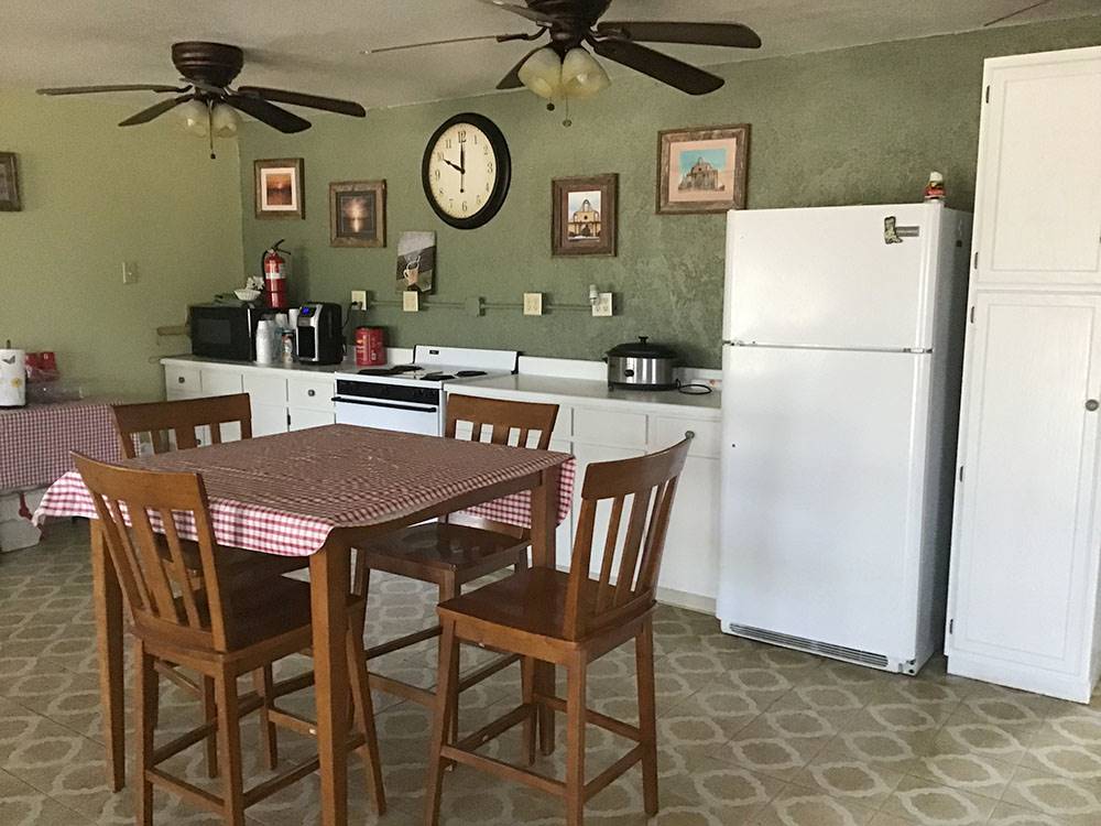 Kitchen and sitting area at Amigo Inn & RV Park