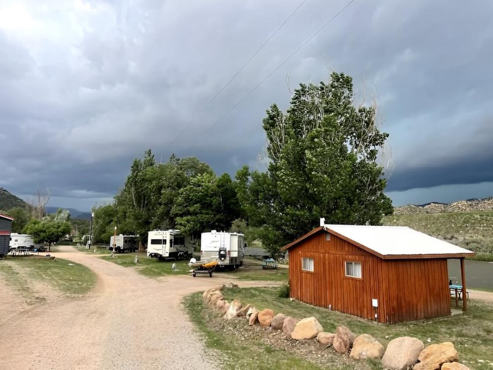 Parked RV's at site Sweetwater River Ranch