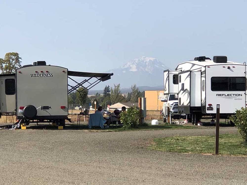 Motorhomes in campsites at STARGAZERS RV RESORT