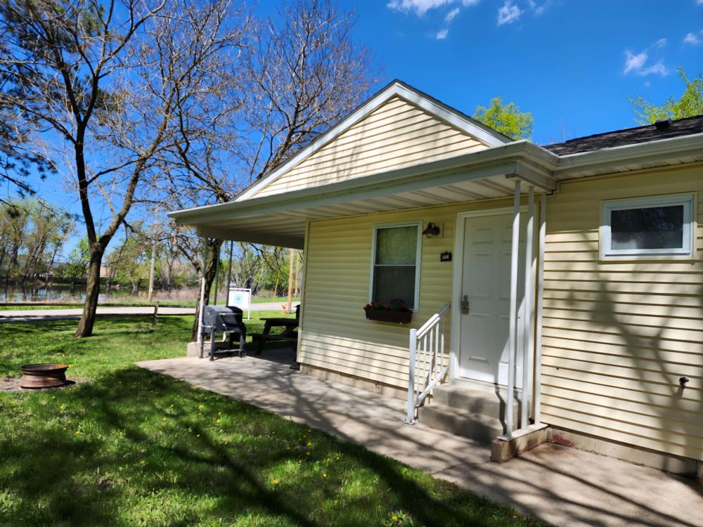 Cabin at site Lake Road Campground