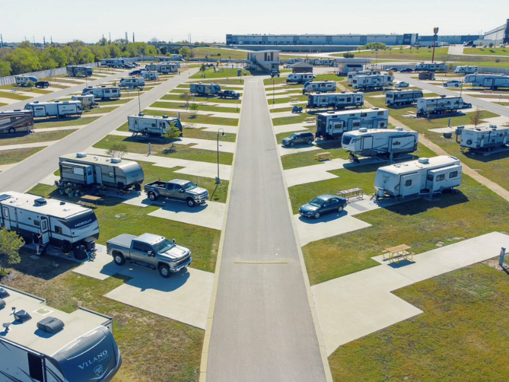 Rows of RV sites at Belaire Junction RV Park