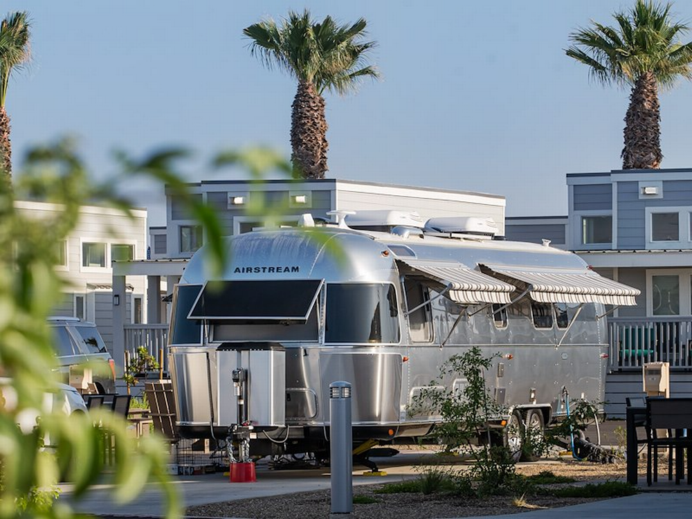 Air streamer at Sun Outdoors San Diego Bay