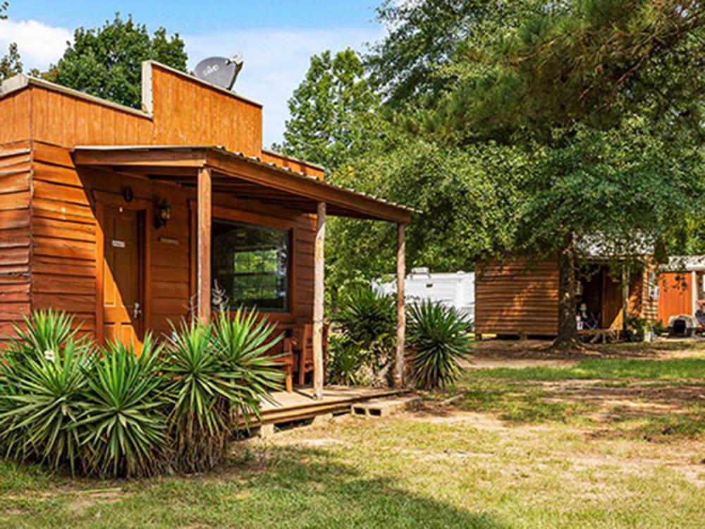 Exterior of cabin rental at TALLADEGA PIT STOP RV PARK & CAMPGROUND