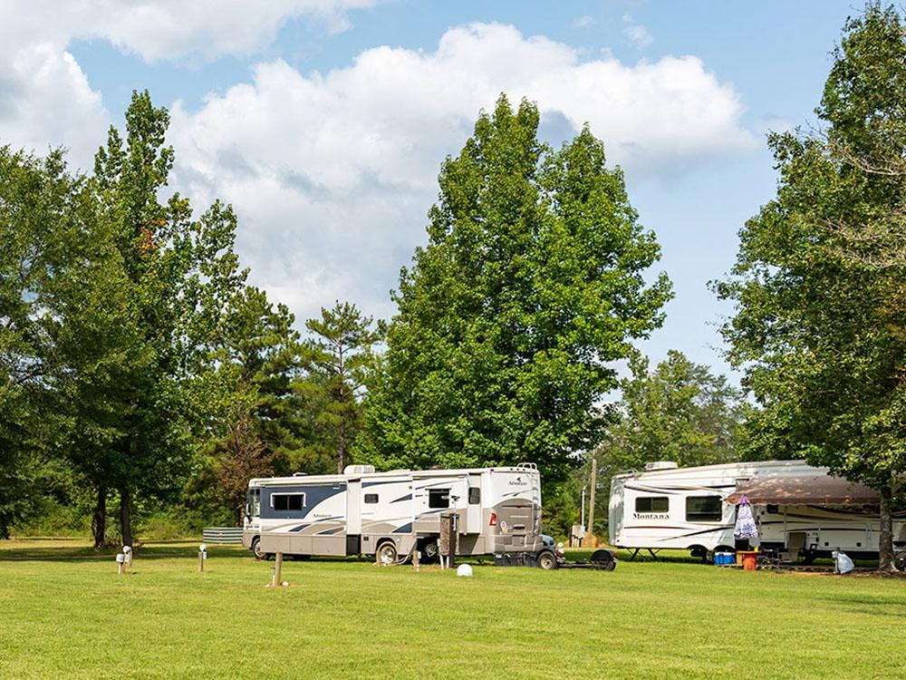 RV campground with parked RVs at TALLADEGA PIT STOP RV PARK & CAMPGROUND