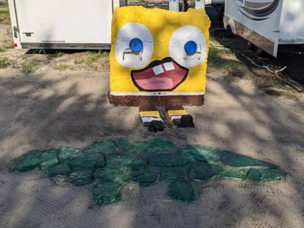 Figure of Spongebob and an Alligator at BIG RIG FRIENDLY RV RESORT