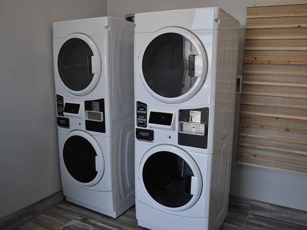 The washer and dryer machines at BAYFRONT RESORT AT CROSS VIEW