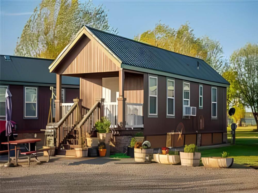 Cabin at site Warden Lake RV Resort