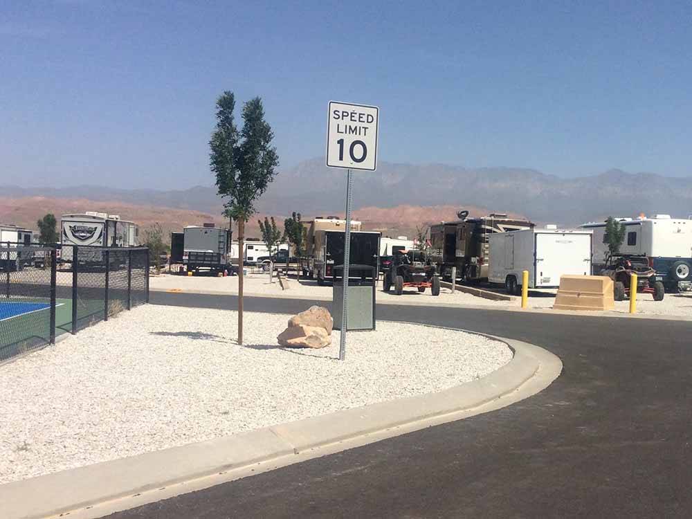 A 10 mile per hour sign at SAND HOLLOW RV RESORT