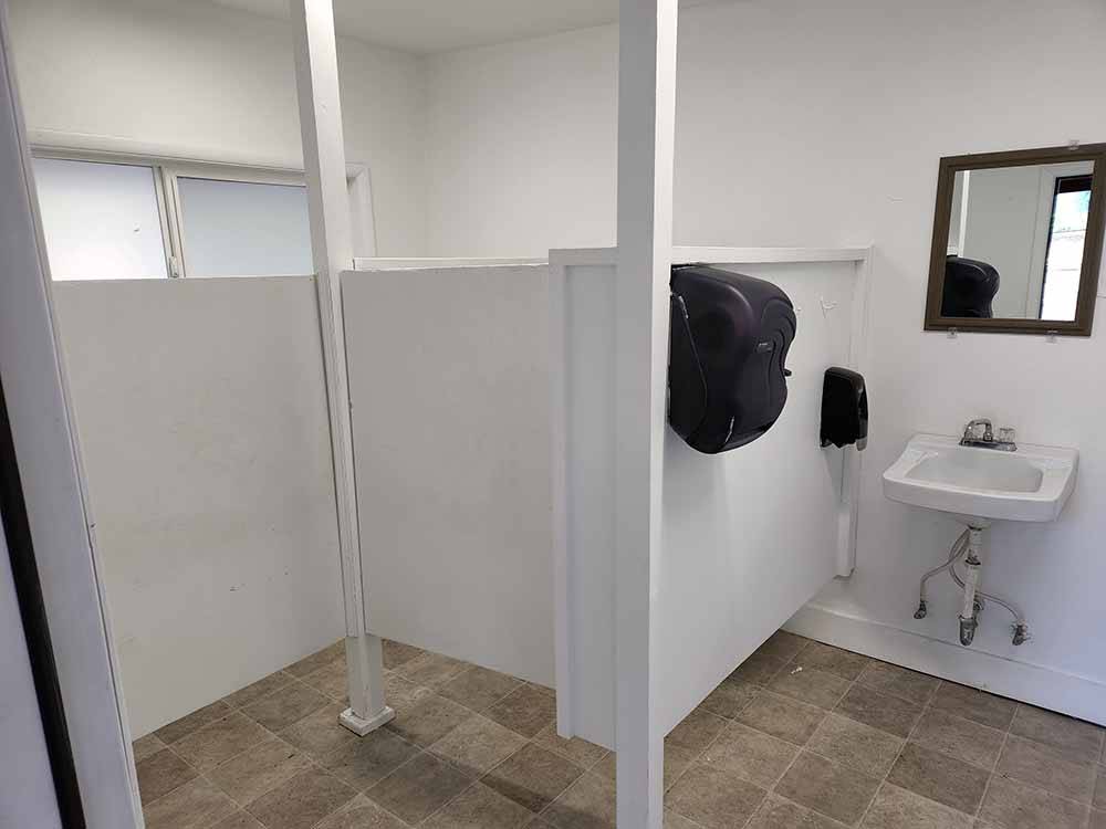 Clean public bathrooms at LEWIS & CLARK CAMPGROUND & RV PARK