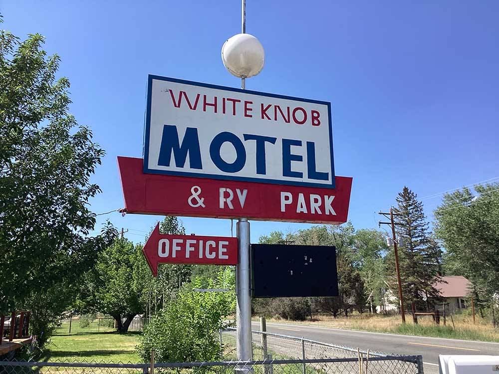 The front entrance sign at WHITE KNOB MOTEL & RV PARK