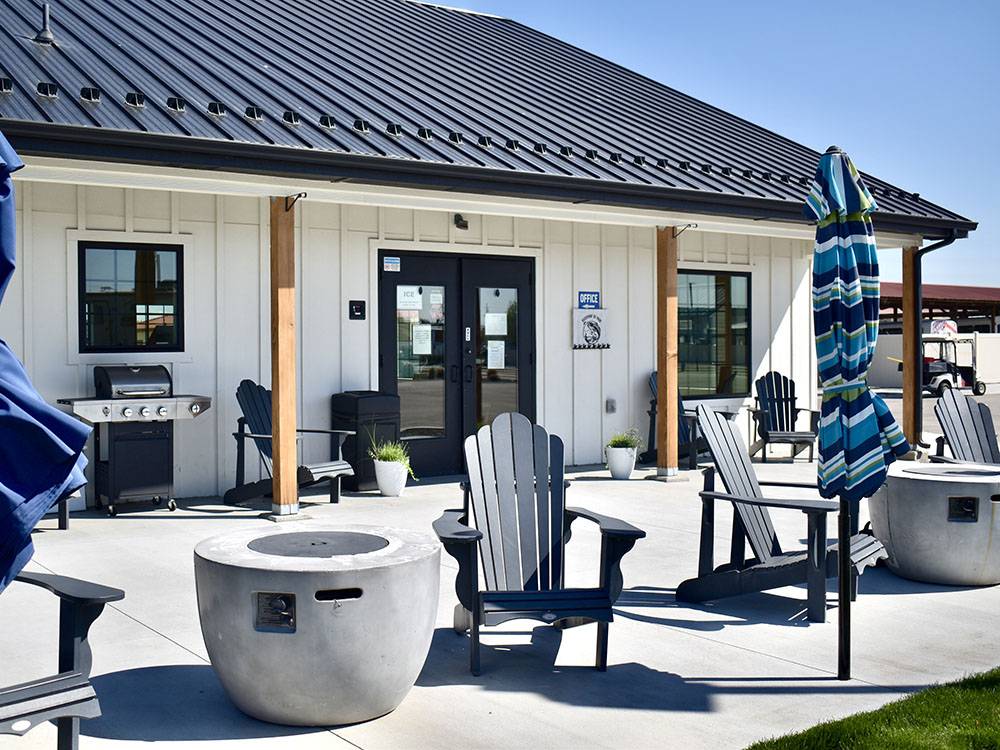 Outdoor sitting area