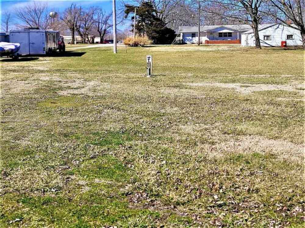 Grass site at Sidetrack RV Park