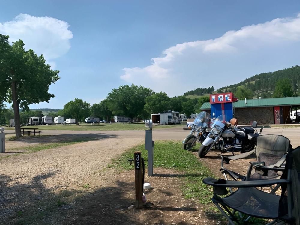 Open RV space at site Days End Campground & RV Park