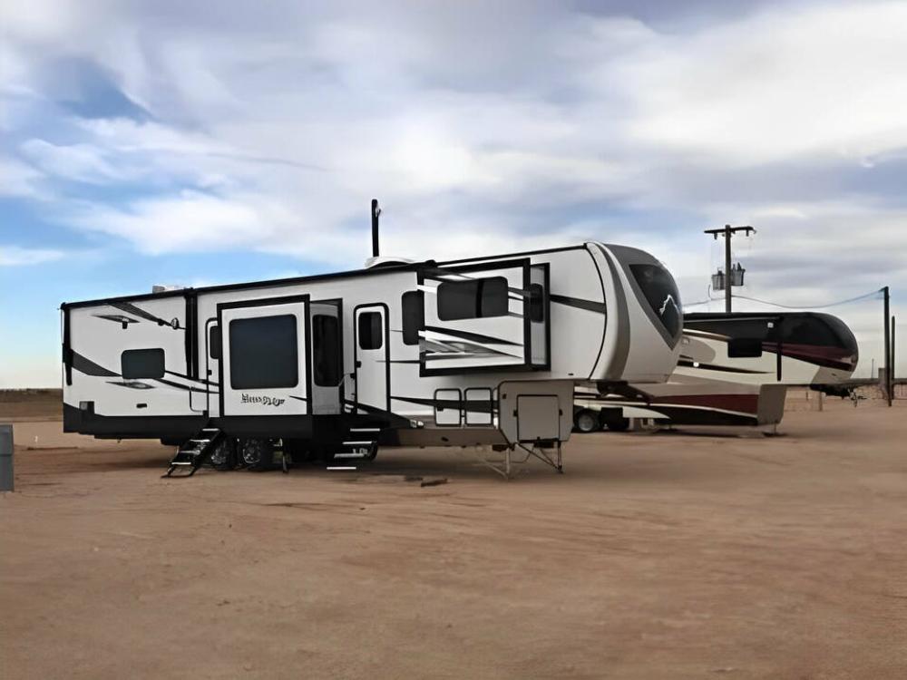 View of the RV site at Midland East RV Park