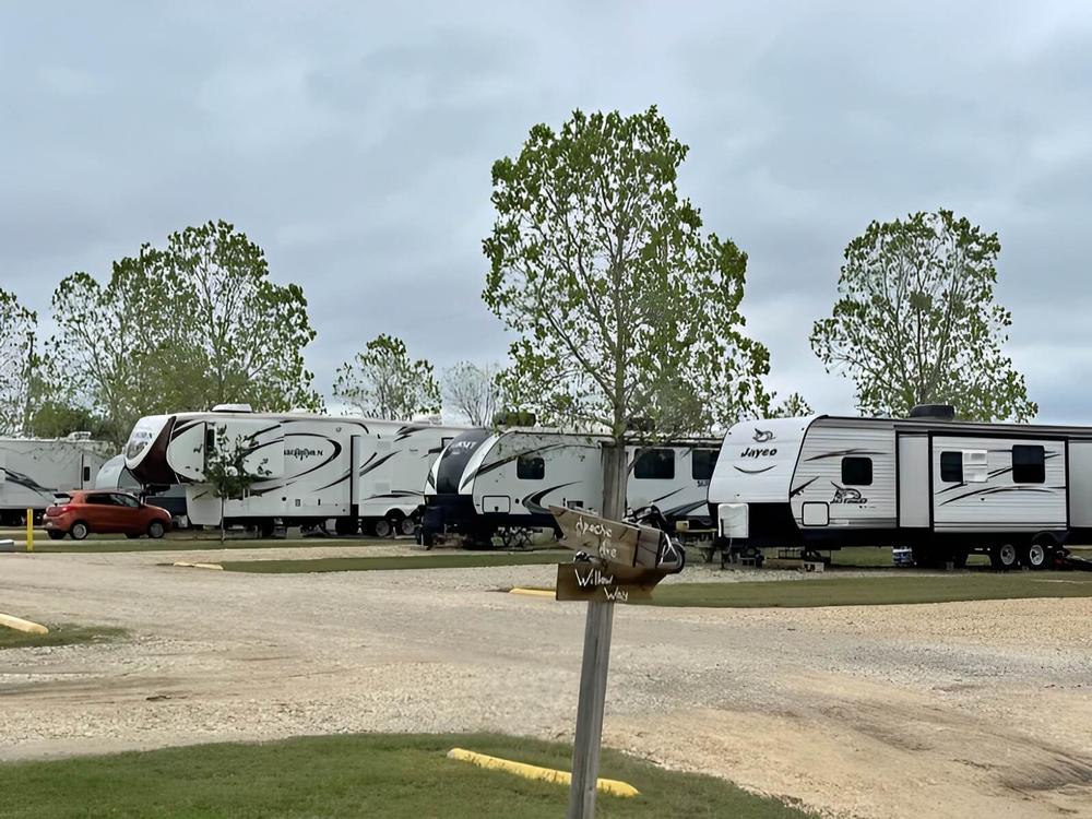 RVs in large sites