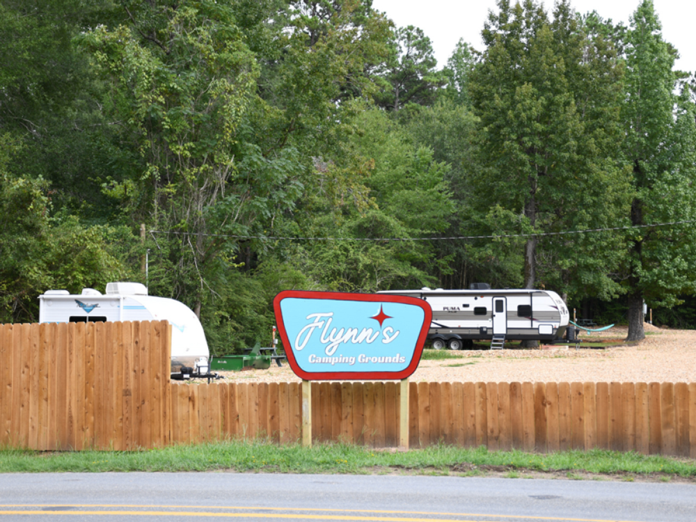 Front entrance sign at Flynn's Camping Grounds