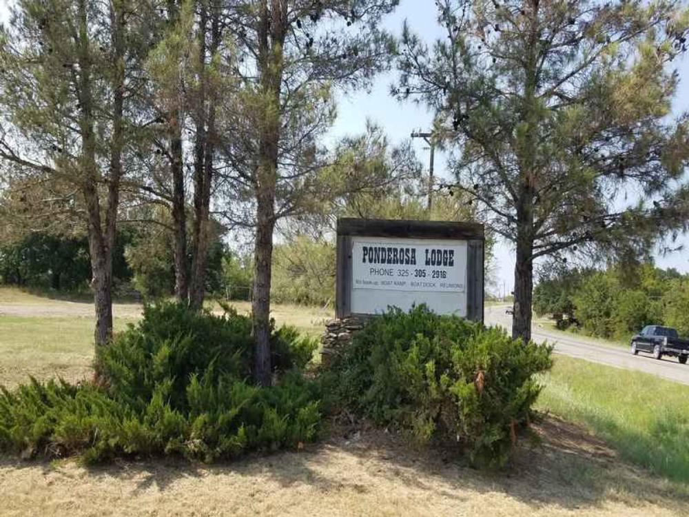 Park entrance sign at Wall's Ponderosa RV Park & Marina