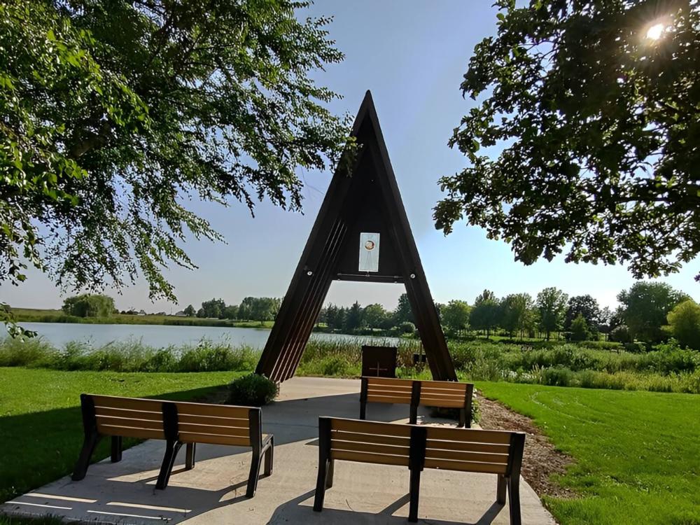 Seating area at site Wilder Park