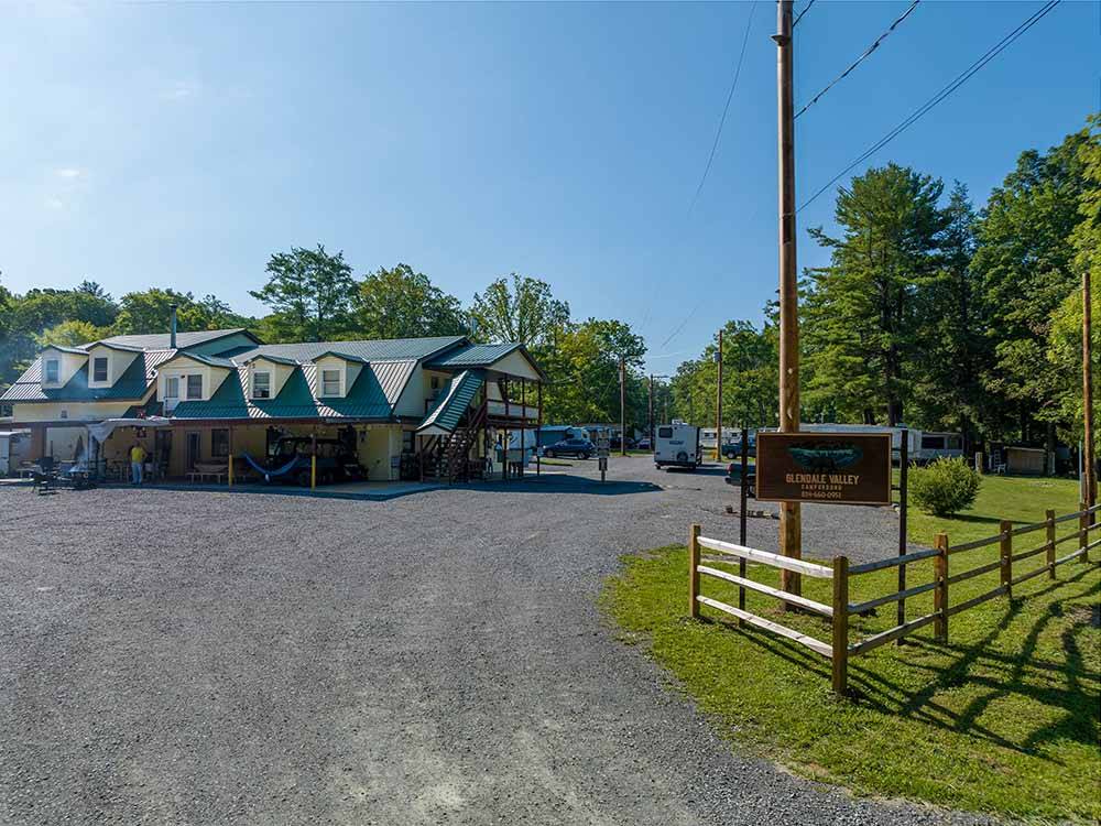 The main entrance to the campground at GLENDALE VALLEY CAMPGROUND